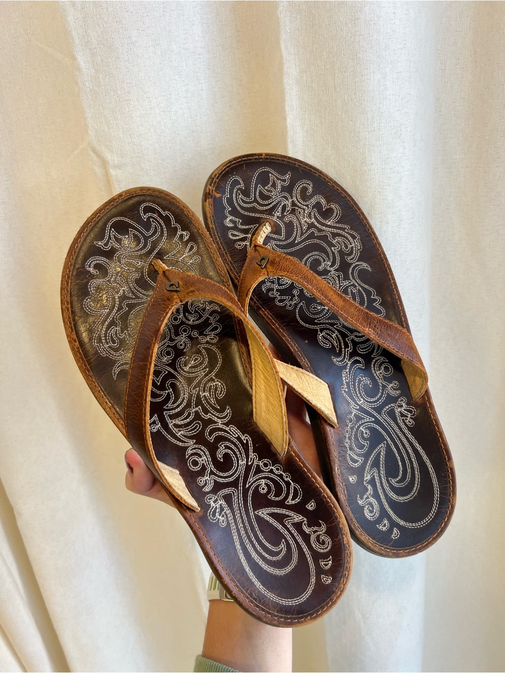 OluKai Brown Leather Flip Flop Sandals with White Embroidered Insole